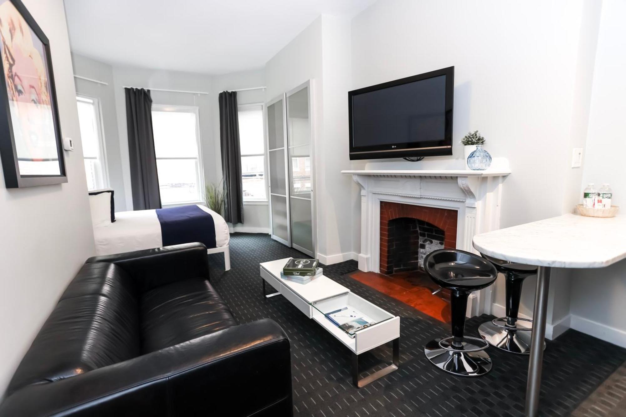 Stylish Newbury Street Studio, #2 Бостън Екстериор снимка